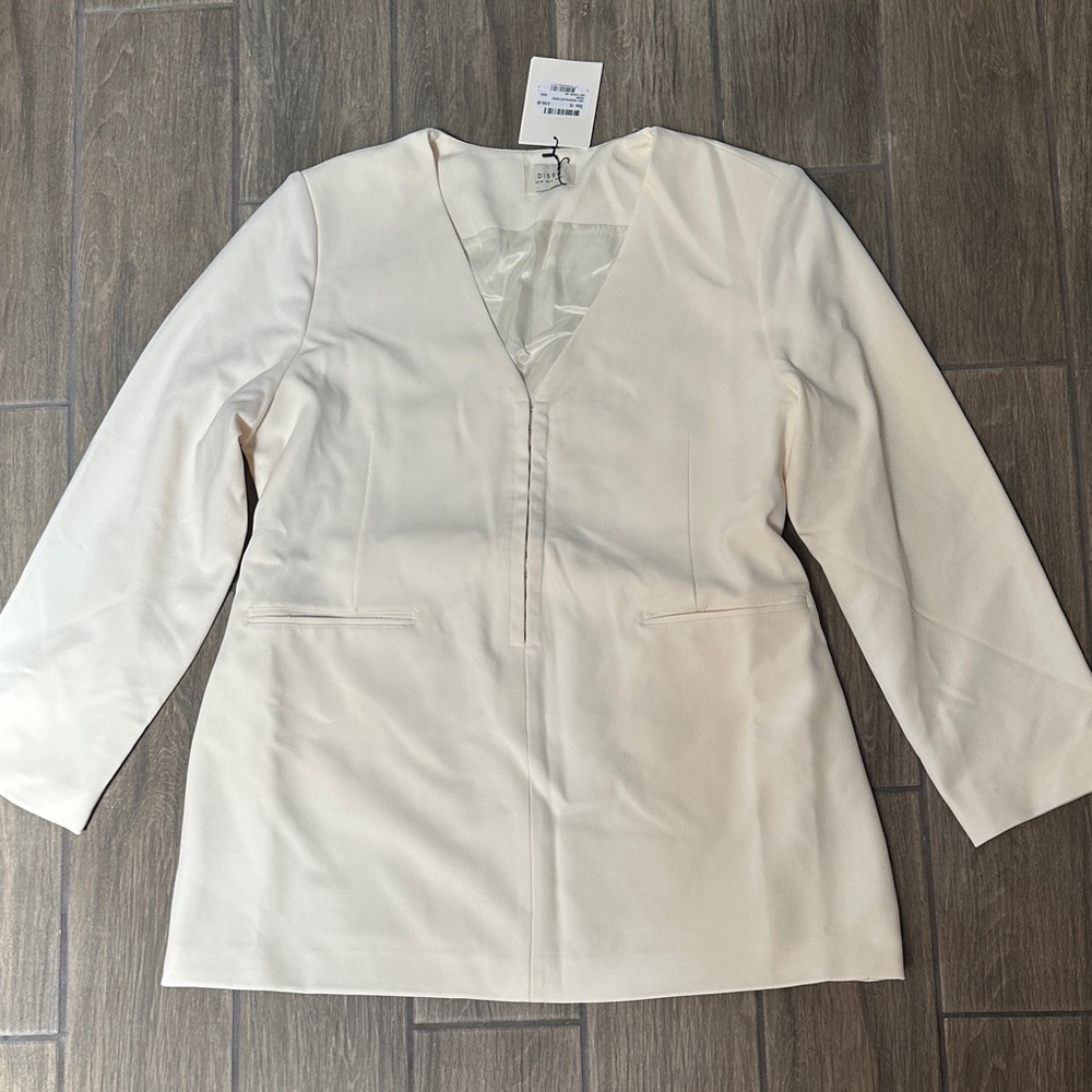 DISSH NWT Elegant Cream Women's Tunic, Size US 12. Two Front Pockets.